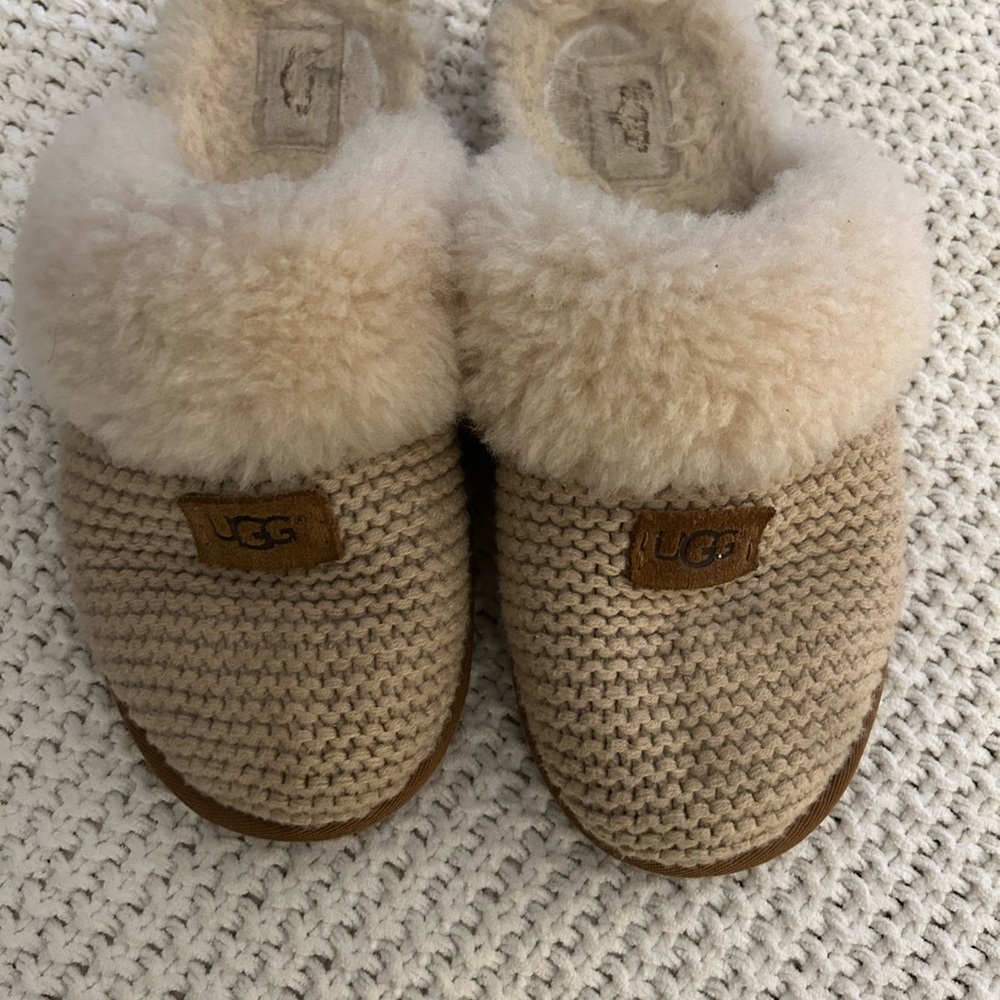 UGG Cozy Knit Genuine Shearling Slipper Women’s Size 9